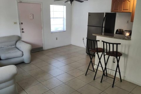 Снять в аренду кондоминиум в Норт-Майами, Флорида 1 спальня, 53.14м2, № 1954792 - фото 5