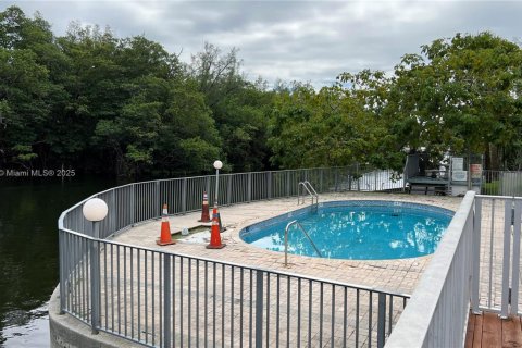 Снять в аренду кондоминиум в Норт-Майами, Флорида 1 спальня, 53.14м2, № 1954792 - фото 15