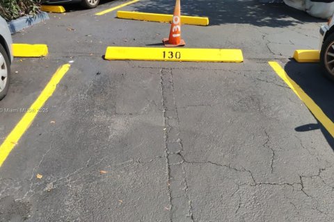 Снять в аренду кондоминиум в Норт-Майами, Флорида 1 спальня, 53.14м2, № 1954792 - фото 24