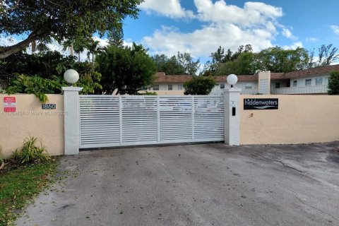 Снять в аренду кондоминиум в Норт-Майами, Флорида 1 спальня, 53.14м2, № 1954792 - фото 1