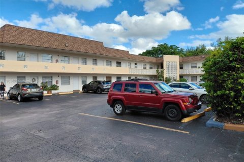 Снять в аренду кондоминиум в Норт-Майами, Флорида 1 спальня, 53.14м2, № 1954792 - фото 22