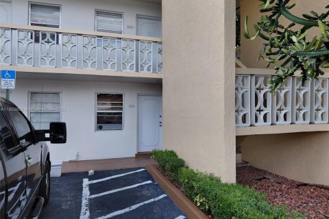 Снять в аренду кондоминиум в Норт-Майами, Флорида 1 спальня, 53.14м2, № 1954792 - фото 3