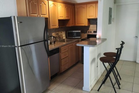 Снять в аренду кондоминиум в Норт-Майами, Флорида 1 спальня, 53.14м2, № 1954792 - фото 6