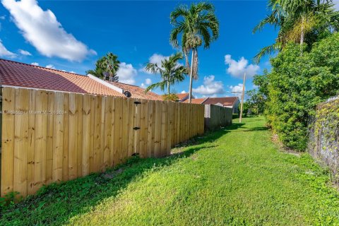 Touwnhouse à vendre à Miami, Floride: 2 chambres, 103.59 m2 № 1859707 - photo 20