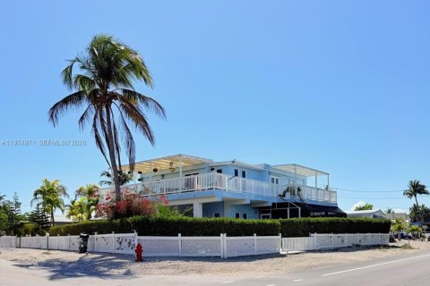 Casa en Tavernier, Florida 5 dormitorios, 136.29 m2 № 2036199