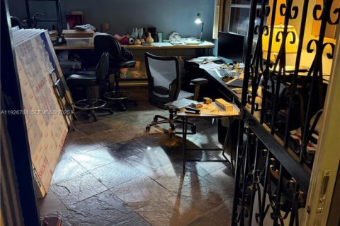 Casa en venta en Miami Gardens, Florida, 4 dormitorios, 152.92 m2 № 1986695 - foto 20