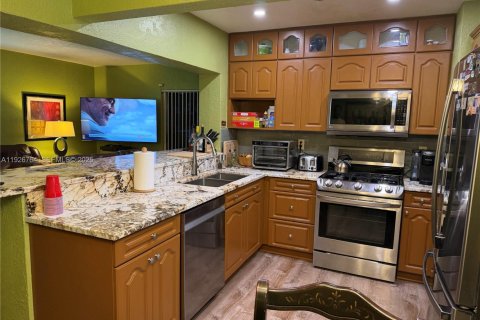 Casa en venta en Miami Gardens, Florida, 4 dormitorios, 152.92 m2 № 1986695 - foto 13