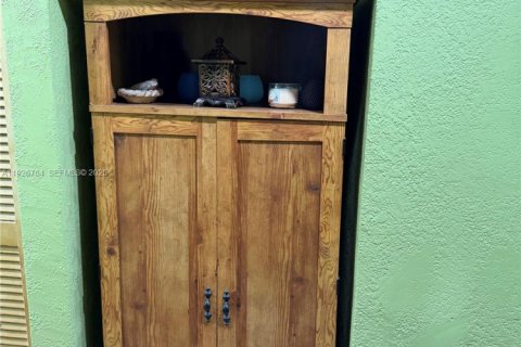 Casa en venta en Miami Gardens, Florida, 4 dormitorios, 152.92 m2 № 1986695 - foto 24