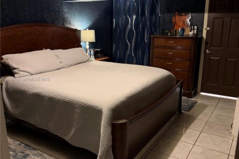 Casa en venta en Miami Gardens, Florida, 4 dormitorios, 152.92 m2 № 1986695 - foto 30