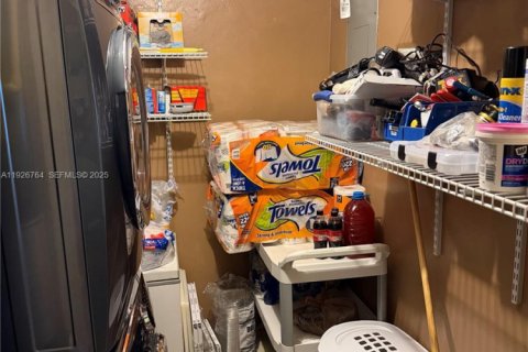 Casa en venta en Miami Gardens, Florida, 4 dormitorios, 152.92 m2 № 1986695 - foto 16