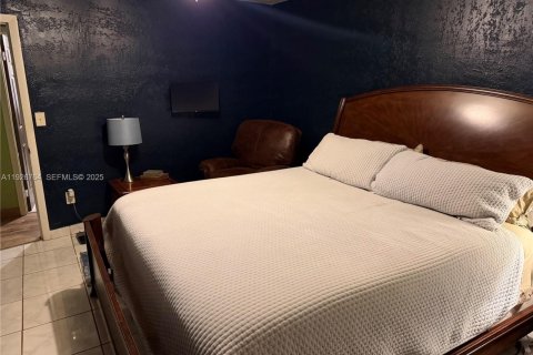 Casa en venta en Miami Gardens, Florida, 4 dormitorios, 152.92 m2 № 1986695 - foto 29