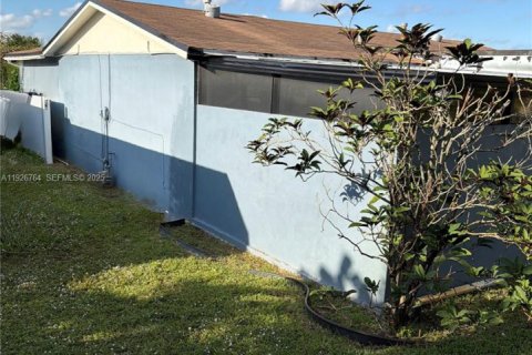 Casa en venta en Miami Gardens, Florida, 4 dormitorios, 152.92 m2 № 1986695 - foto 6