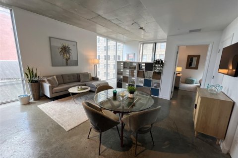 Condo in Miami, Florida, 2 bedrooms № 1988022 - photo 9