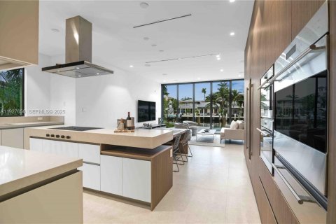 Villa ou maison à vendre à Fort Lauderdale, Floride: 5 chambres, 417.6 m2 № 1987928 - photo 24