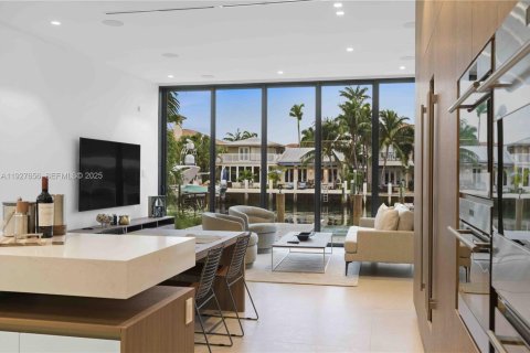 Villa ou maison à vendre à Fort Lauderdale, Floride: 5 chambres, 417.6 m2 № 1987928 - photo 25