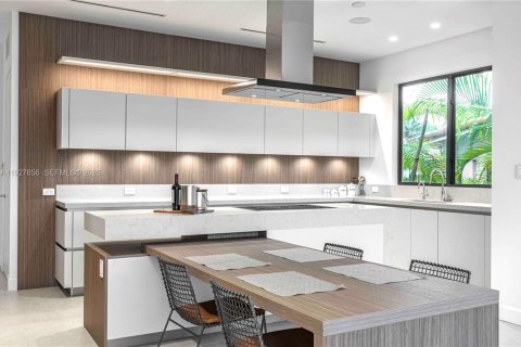 Villa ou maison à vendre à Fort Lauderdale, Floride: 5 chambres, 417.6 m2 № 1987928 - photo 19