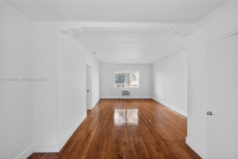 Apartment in Miami Beach, Florida 2 bedrooms № 1994097 - photo 1