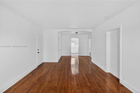 Apartment in Miami Beach, Florida 2 bedrooms № 1994097 - photo 4