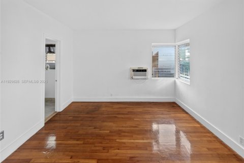 Apartment in Miami Beach, Florida 2 bedrooms № 1994097 - photo 16