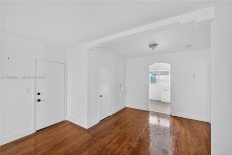 Apartment in Miami Beach, Florida 2 bedrooms № 1994097 - photo 24