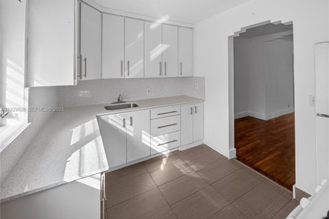 Apartment in Miami Beach, Florida 2 bedrooms № 1994097 - photo 7