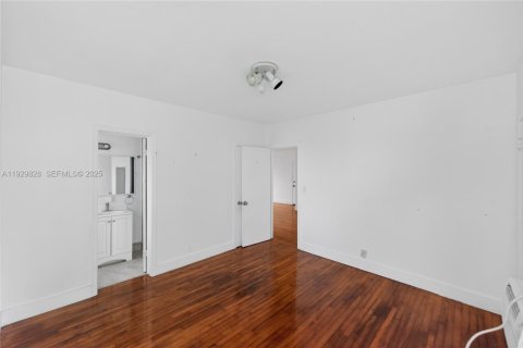 Apartment in Miami Beach, Florida 2 bedrooms № 1994097 - photo 21