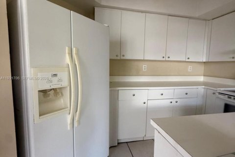 Снять в аренду кондоминиум в Майами, Флорида 2 спальни, 105.17м2, № 2035097 - фото 13