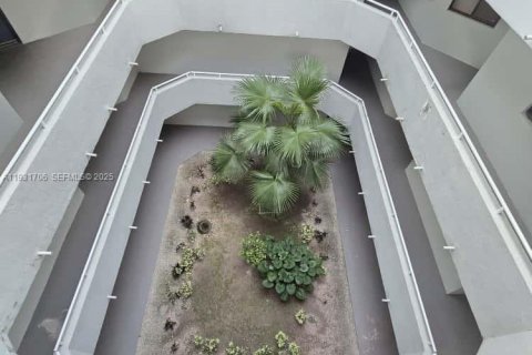 Снять в аренду кондоминиум в Майами, Флорида 2 спальни, 105.17м2, № 2035097 - фото 6