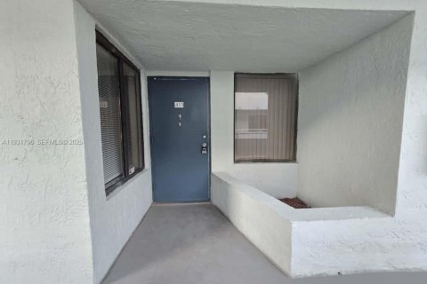 Снять в аренду кондоминиум в Майами, Флорида 2 спальни, 105.17м2, № 2035097 - фото 7