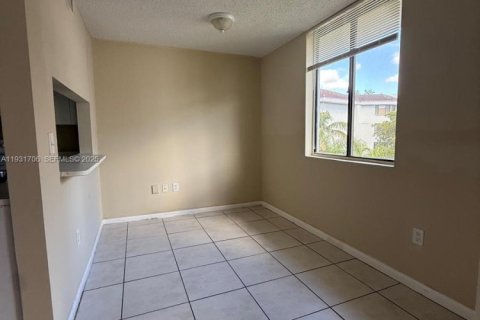 Снять в аренду кондоминиум в Майами, Флорида 2 спальни, 105.17м2, № 2035097 - фото 15