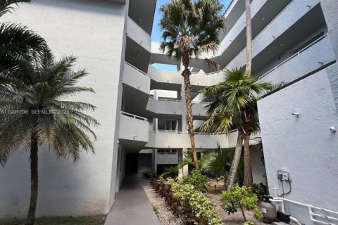 Снять в аренду кондоминиум в Майами, Флорида 2 спальни, 105.17м2, № 2035097 - фото 4