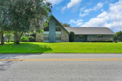 House in Crystal River, Florida 3 bedrooms, 241.55 sq.m. № 2312621