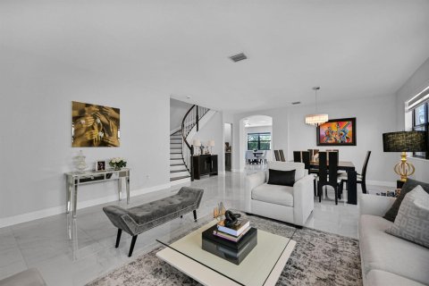 House in Doral, Florida 4 bedrooms, 290.6 sq.m. № 2078419 - photo 27