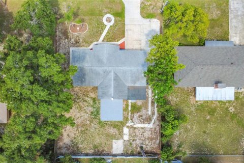 House in Fruitland Park, Florida 3 bedrooms, 166.57 sq.m. № 2195659 - photo 25