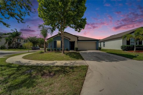 House in Riverview, Florida 3 bedrooms, 145.02 sq.m. № 2103394 - photo 2