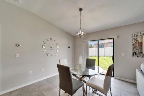 House in Riverview, Florida 3 bedrooms, 145.02 sq.m. № 2103394 - photo 12