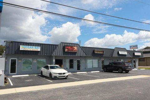 Immobilier commercial à louer à Hudson, Floride: 81.75 m2 № 1686616 - photo 1