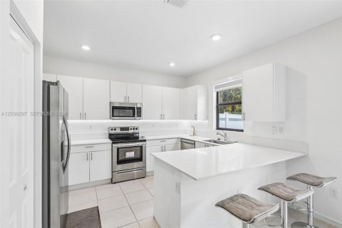 Adosado en venta en Miami Gardens, Florida, 3 dormitorios, 124.86 m2 № 2185925 - foto 10