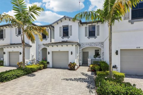Adosado en Miami Gardens, Florida 3 dormitorios, 124.86 m2 № 2185925