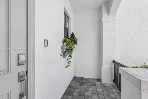 Adosado en venta en Miami Gardens, Florida, 3 dormitorios, 124.86 m2 № 2185925 - foto 3