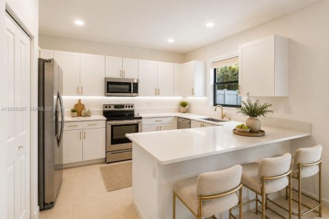 Adosado en venta en Miami Gardens, Florida, 3 dormitorios, 124.86 m2 № 2185925 - foto 9