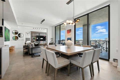 Condo in Coral Gables, Florida, 3 bedrooms  № 1855059 - photo 23
