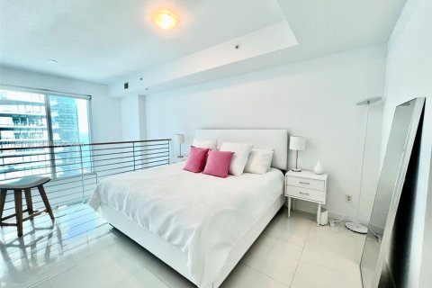 Condo in Miami, Florida, 1 bedroom  № 2001517 - photo 14