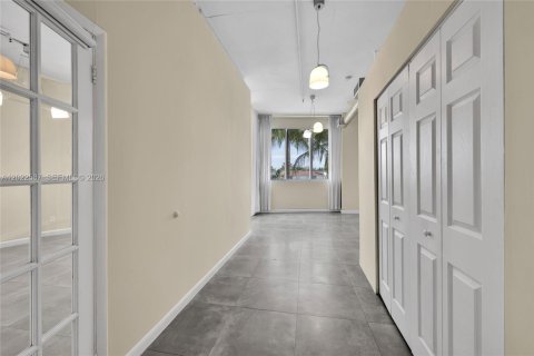Condo in Aventura, Florida, 3 bedrooms № 2145897 - photo 11