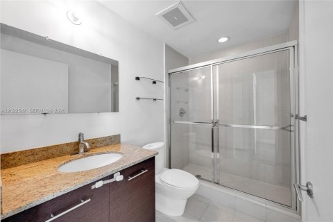 Condo in Aventura, Florida, 3 bedrooms № 2145897 - photo 15