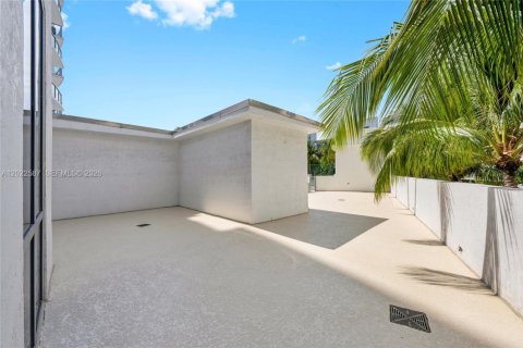 Condo in Aventura, Florida, 3 bedrooms № 2145897 - photo 23