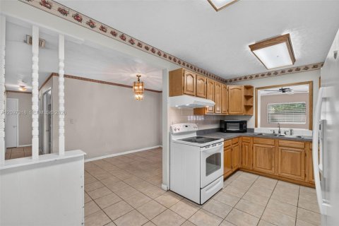 House in Tampa, Florida 3 bedrooms, 150.04 sq.m. № 2392839 - photo 24