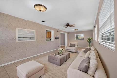 House in Tampa, Florida 3 bedrooms, 150.04 sq.m. № 2392839 - photo 26