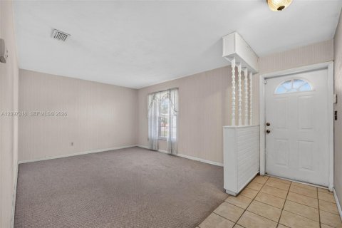 House in Tampa, Florida 3 bedrooms, 150.04 sq.m. № 2392839 - photo 7