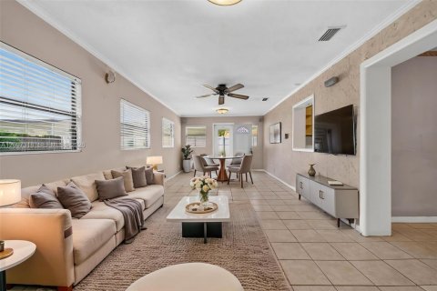 House in Tampa, Florida 3 bedrooms, 150.04 sq.m. № 2392839 - photo 30